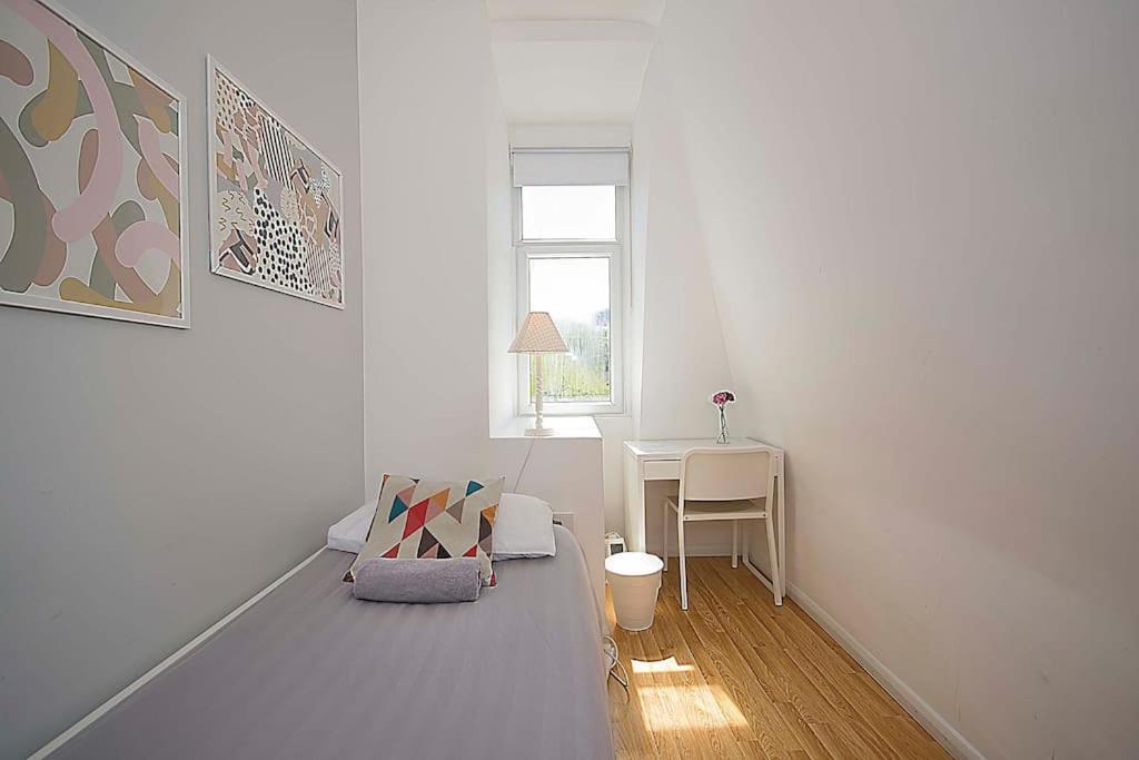 Single Bedrooms With Wifi And Underbed 10 Londra Exterior foto
